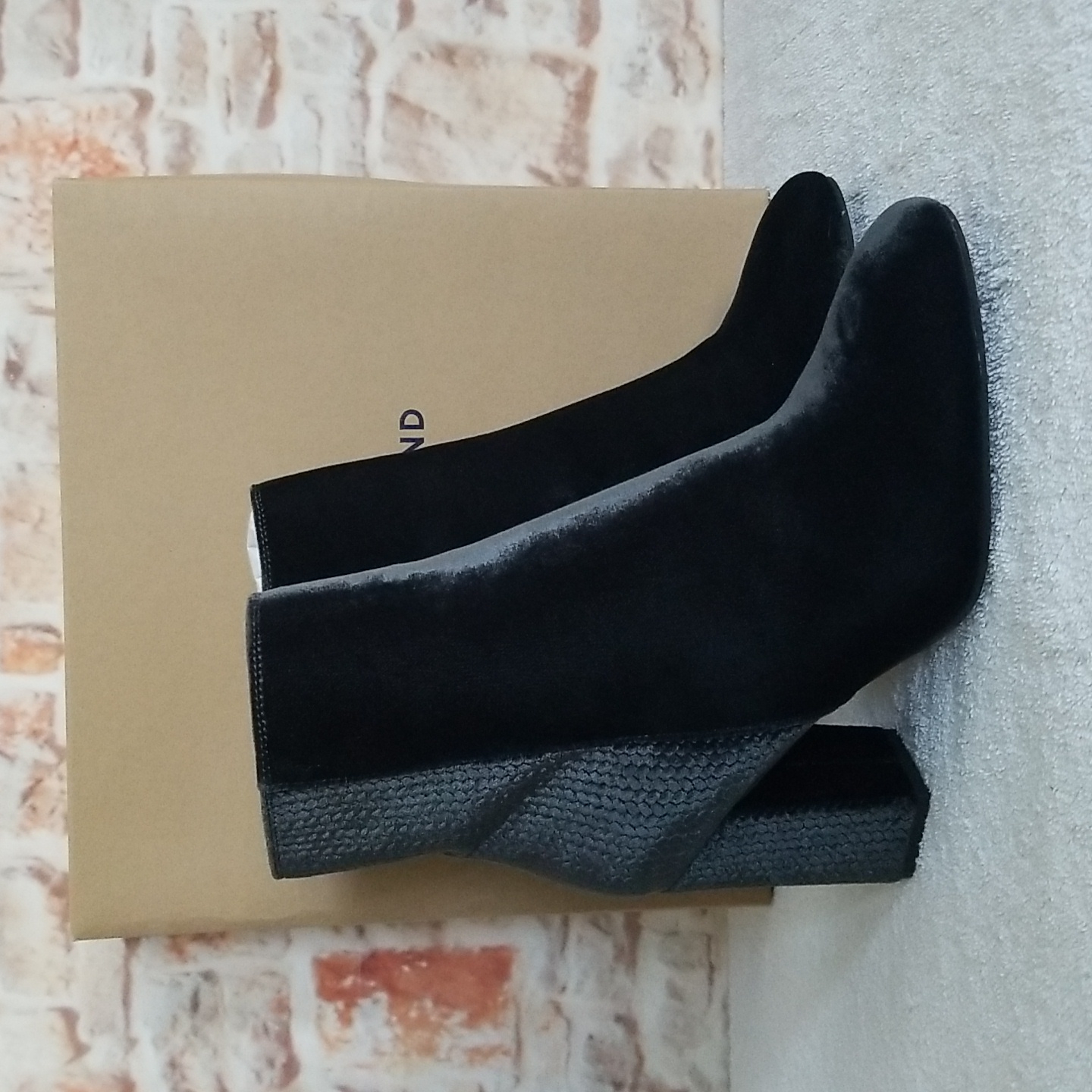 New Lucky Brand Wesson Velvet Booties